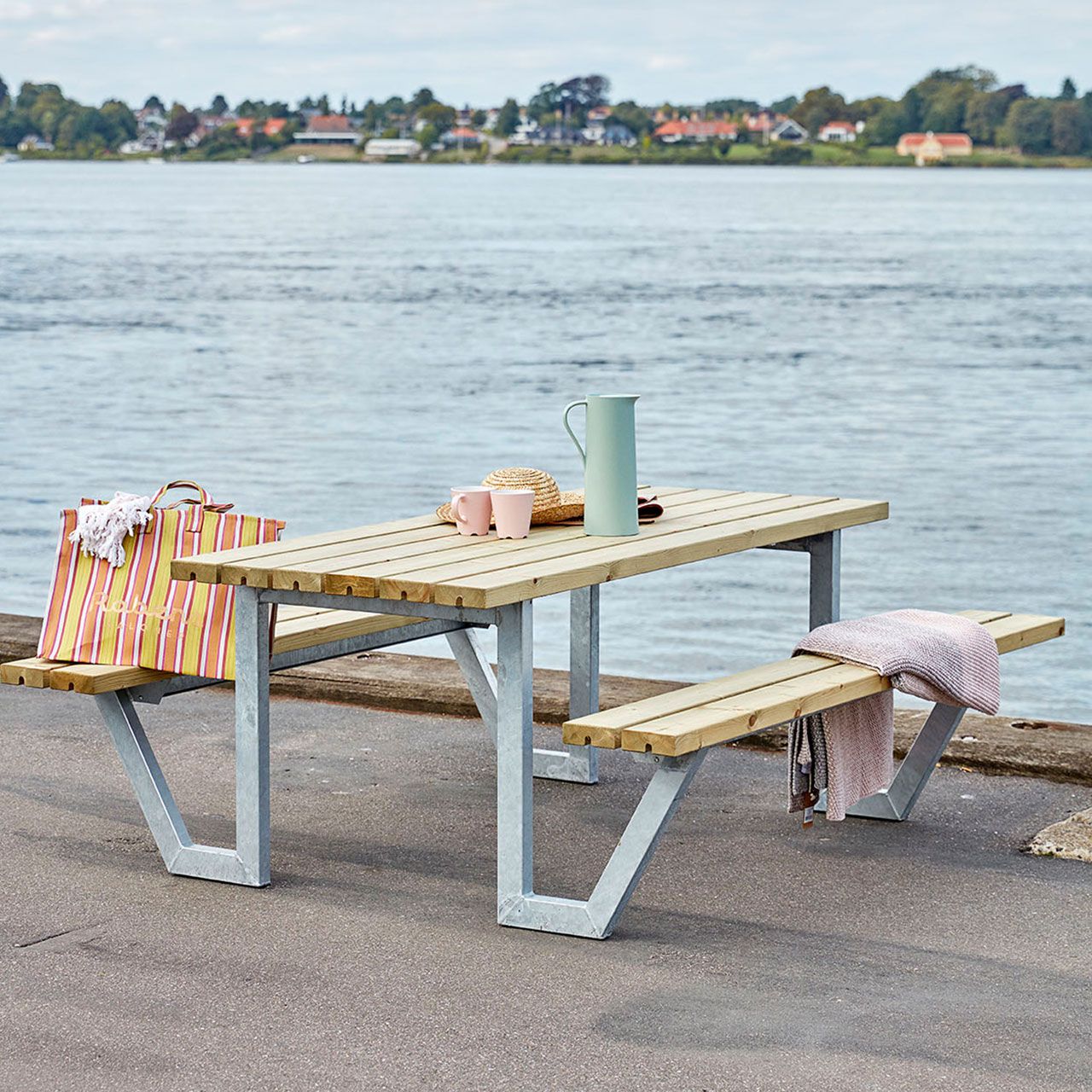 A2028_Picknicktisch_mit_Baenken_WEGA_Holz_Metall_natur_1_1280x1280.jpg