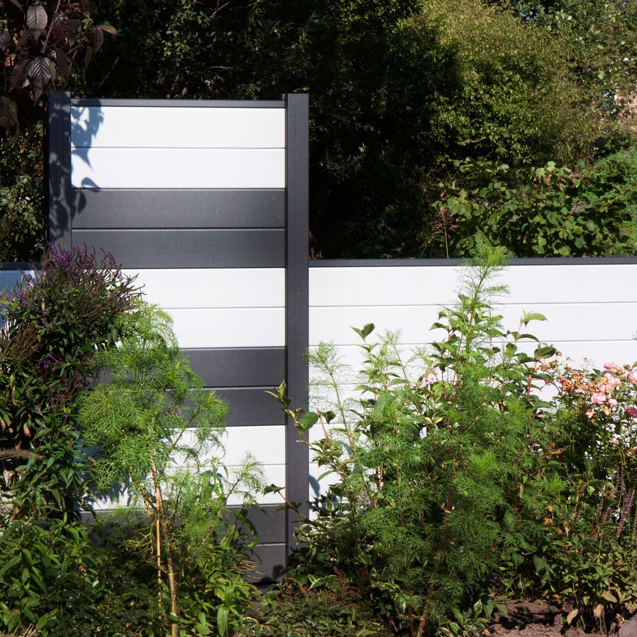 A3378_Sichtschutzelement_Aluminium_Steckzaun_LUMINO_anthrazit_2_1280x1280.jpg