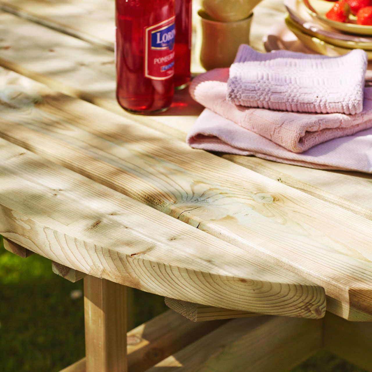 A2099_Picknicktisch_mit_Baenken_NATURE_Holz_rund_Baenke_mit_Lehne_3_1280x1280.jpg